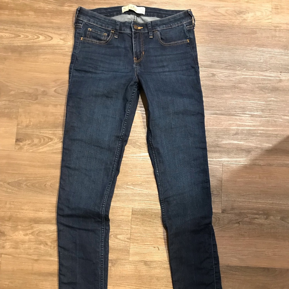 Hollister dark wash jeans size 27